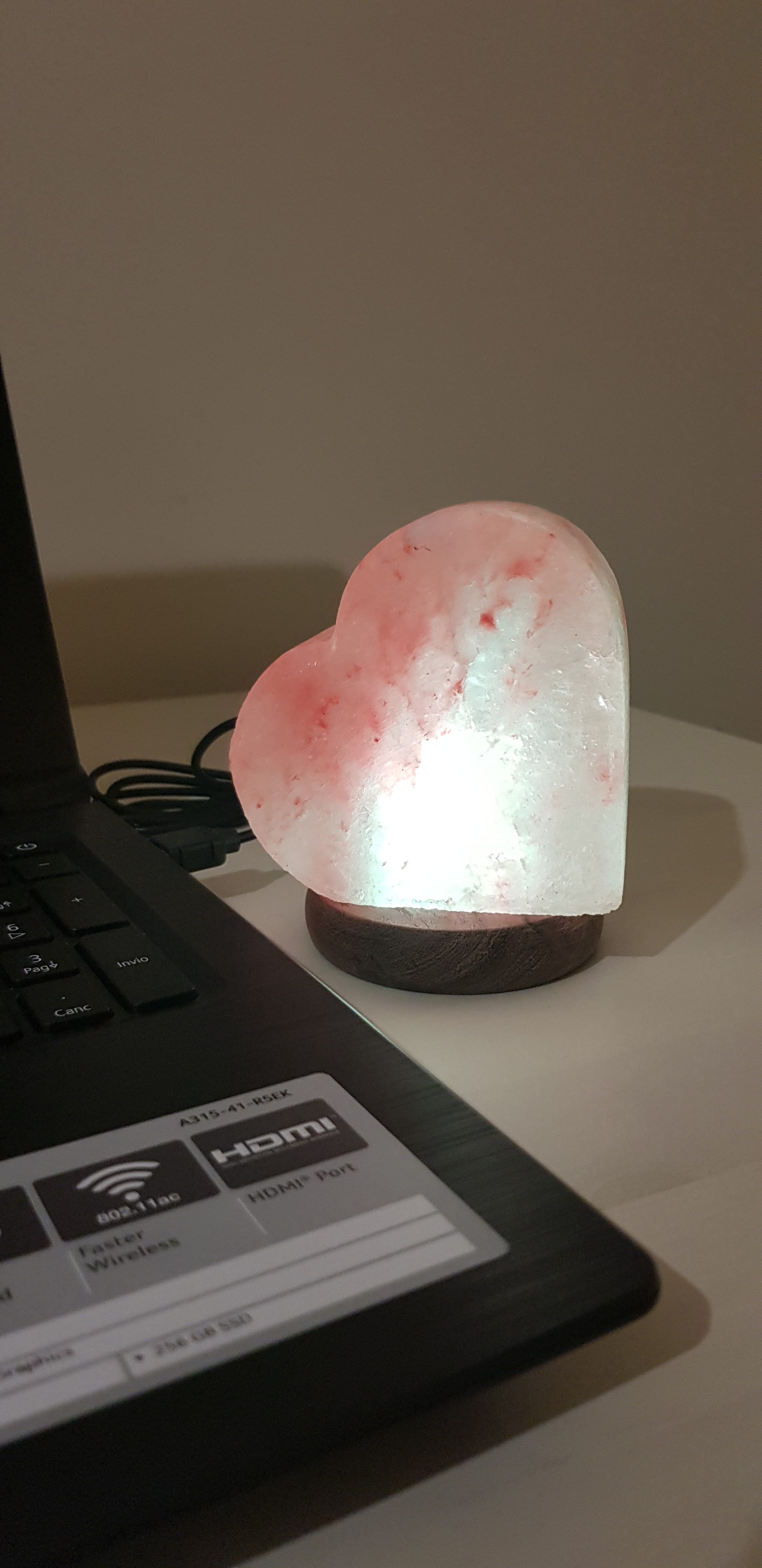 LAMARE Lampada sale dell'Himalaya USB - Rosa - Lampada da scrivania con  base in legno e LED multicolore