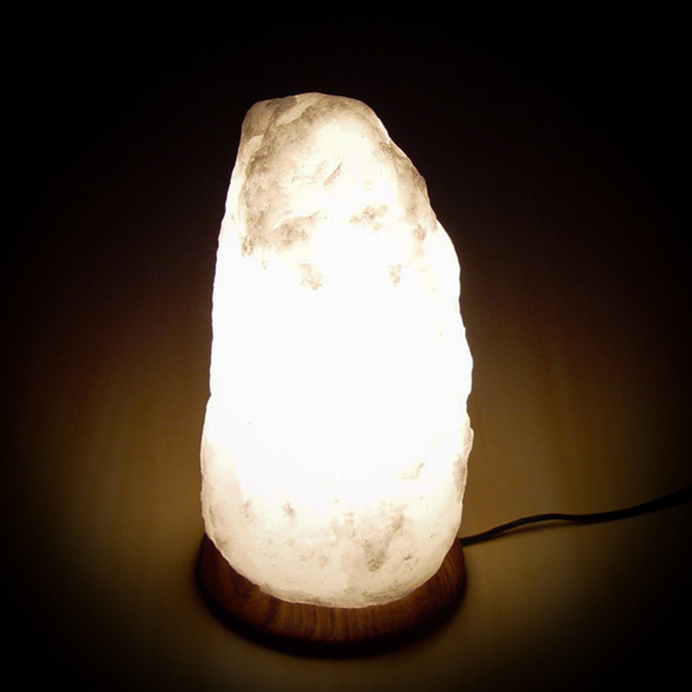Foto principale Lampada di Sale Himalayano Bianca grezza 2-3 kg con luce calda e base in legno