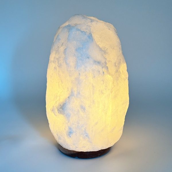 Lampada di Sale Himalayano Bianca grezza 6-8 kg con luce calda e base in legno - Foto 1