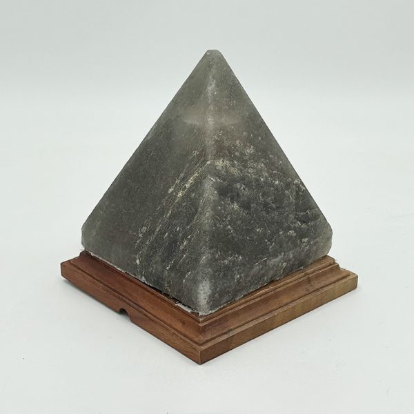 Lampada di Sale Himalayano Grigia scolpita a forma di Piramide 3-4 kg con luce calda e base in legno - Foto 1