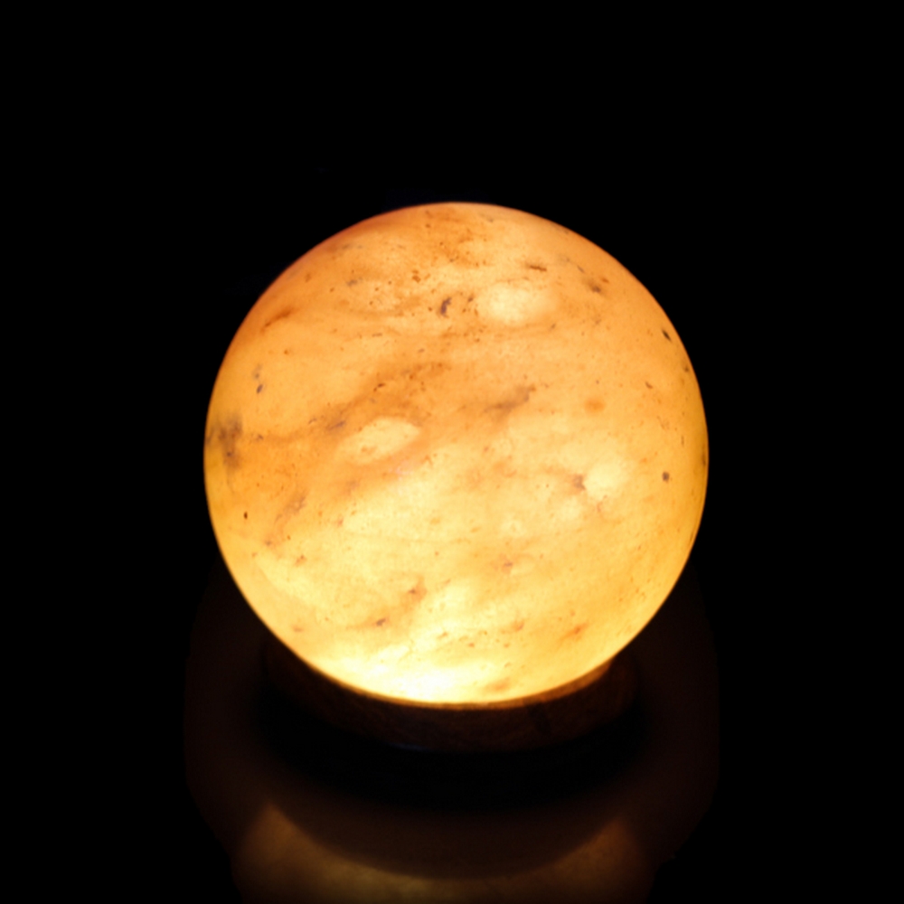 Foto principale Lampada di Sale Himalayano Rosa scolpita a forma di Sfera 3 kg con luce calda e base in legno