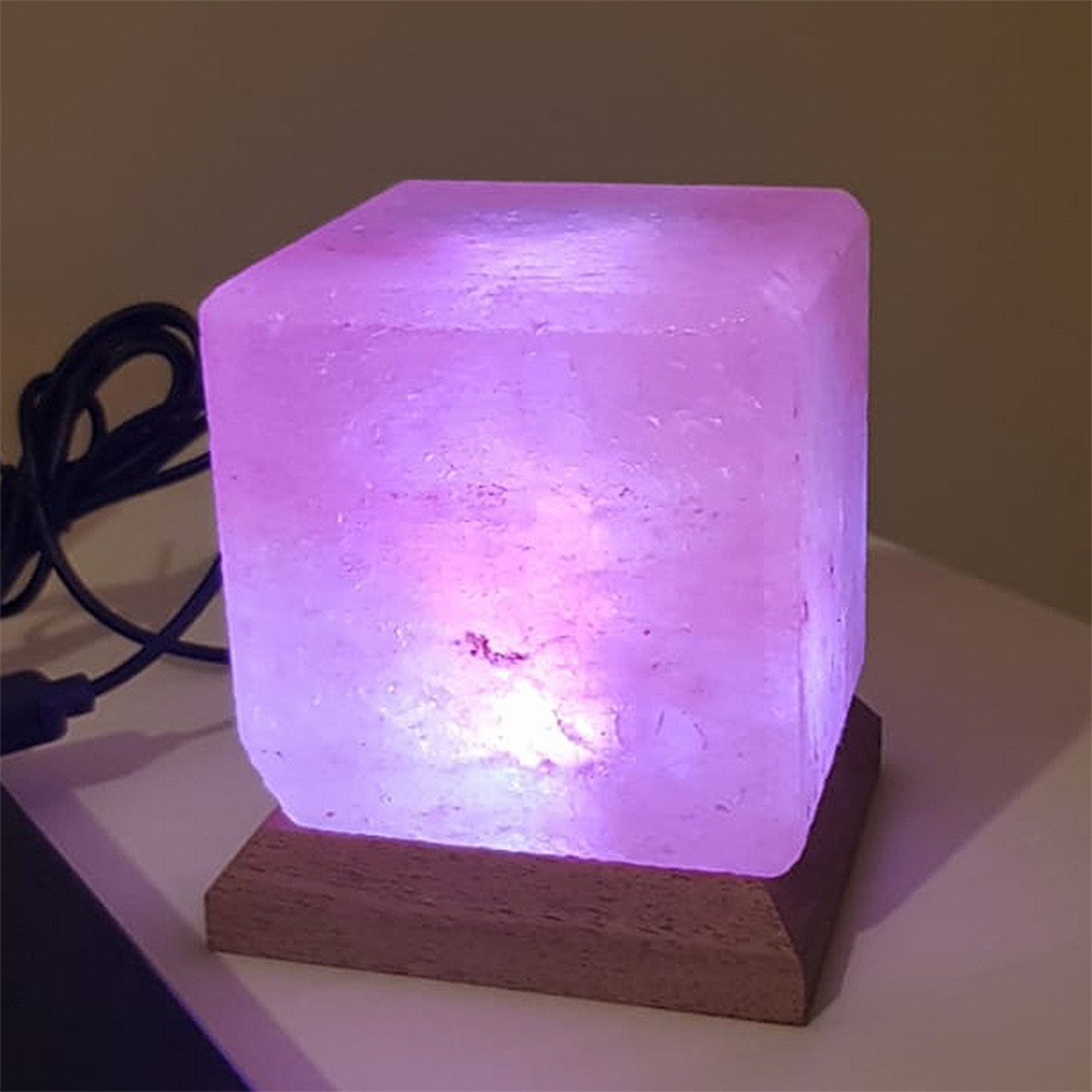 Foto principale Lampada di Sale Himalayano USB Rosa scolpita a forma di Cubo 600 g con luce Led RGB e base in legno