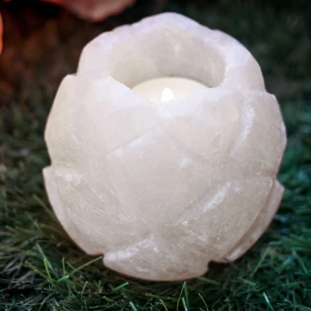 Foto principale Portacandela di Sale Himalayano Bianco scolpito a forma di Rosa 750 g per lumini tea light
