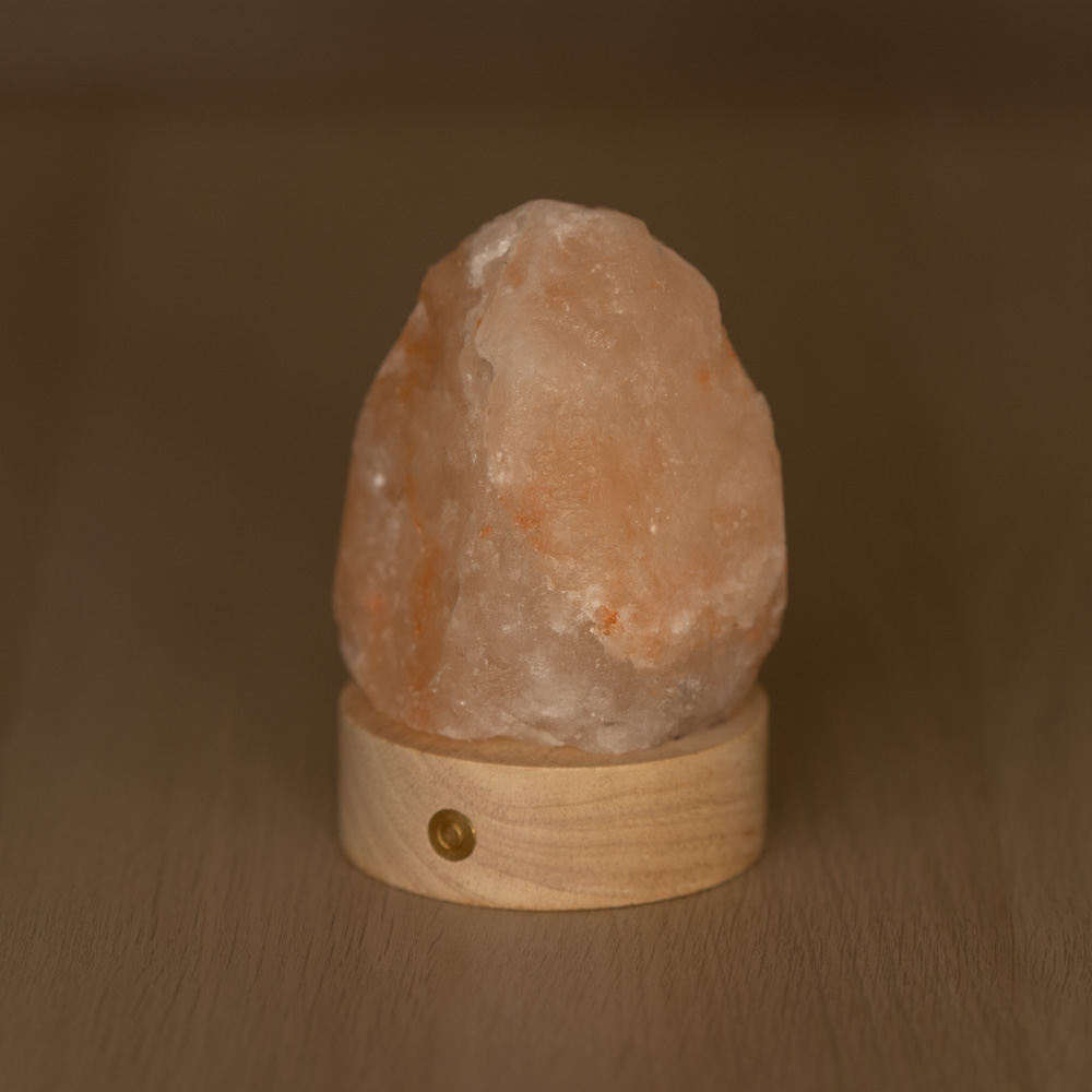 Lampada di Sale Himalayano Libera a batteria Rosa grezza 600 g con luce Led RGB e base rotonda - Foto 1